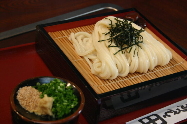 Zaru udon served cold