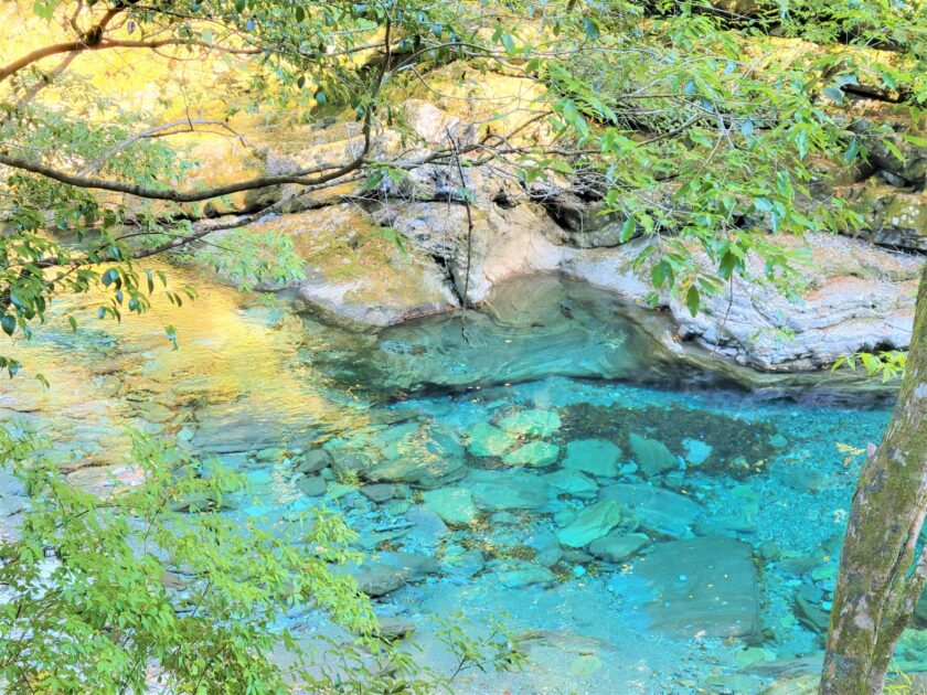 Suisho Fuchi crystal clear blue pool at Yasui Gorge Niyodo River Kochi